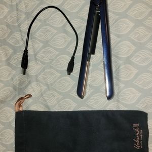 Unbound Petite straightener